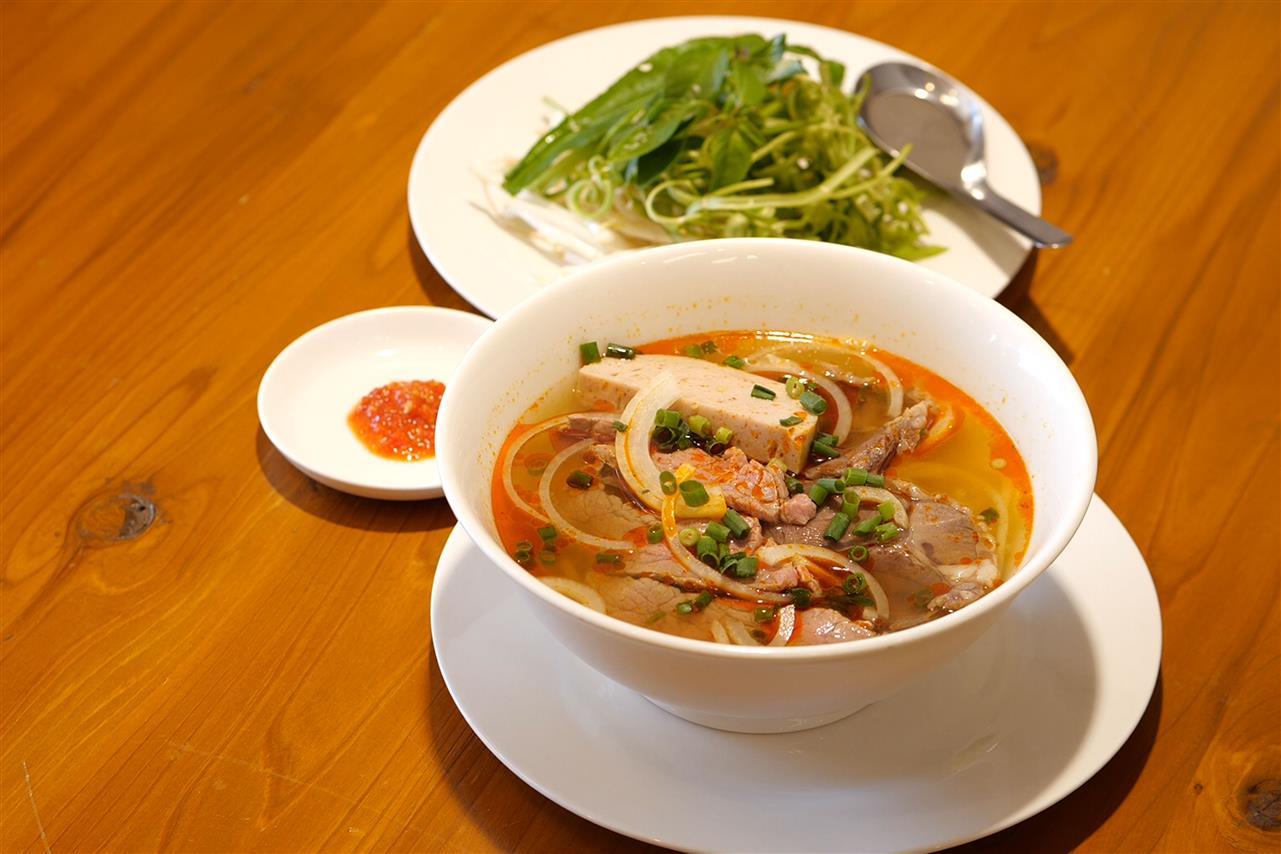 犬山市のベトナム料理、多国籍料理のお店フォンセン。ランチやディナーにぜひお越しください。